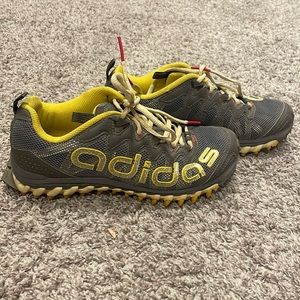 Adidas Vigor TR 3 - Size 7